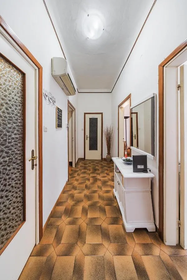 Apartment La Spezia Sghome Italy
